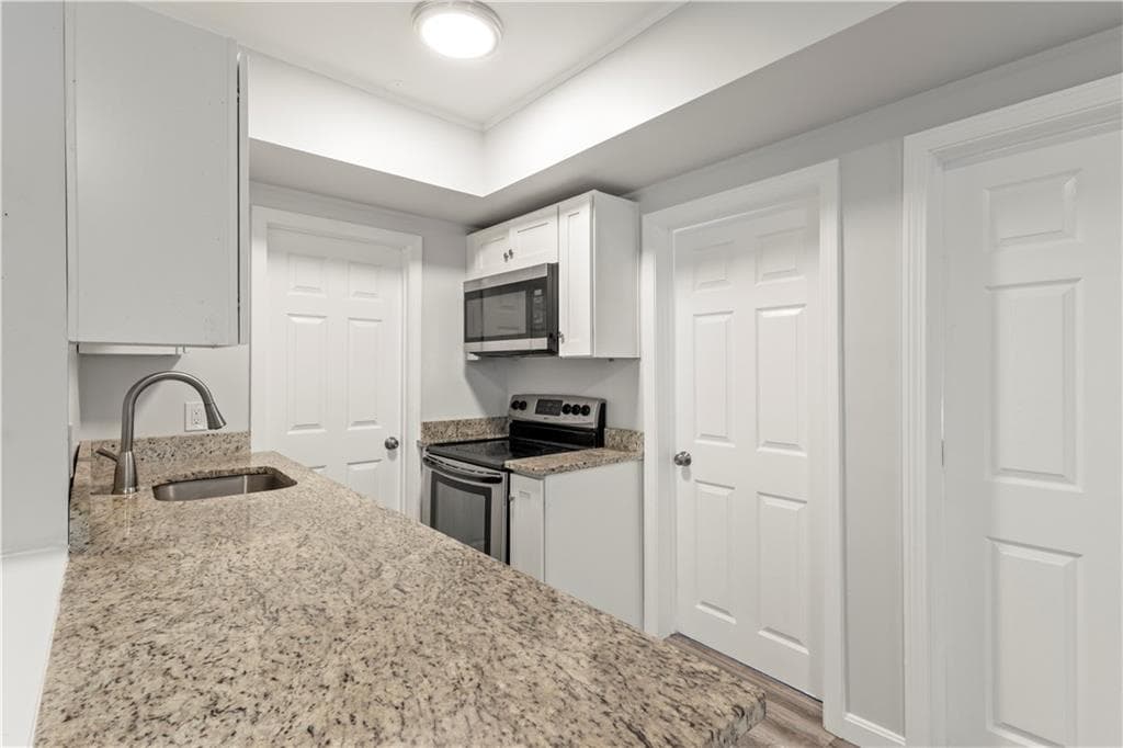 660 Douglas Avenue - Photo 3