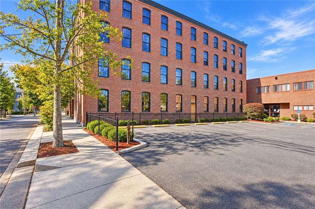 407 Pine Street #105 - Photo 2
