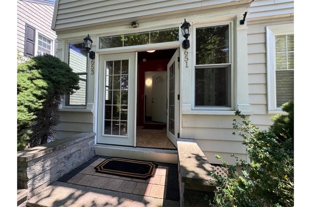653 Pleasant Valley Parkway - Photo 3