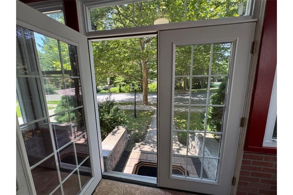653 Pleasant Valley Parkway - Photo 4